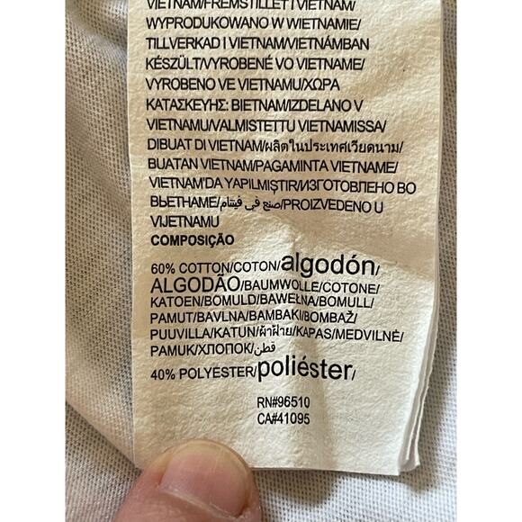 NWOT Under Armour t-shirt with logo in white Small - Picture 8 of 9